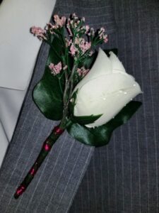 classic-boutonniere